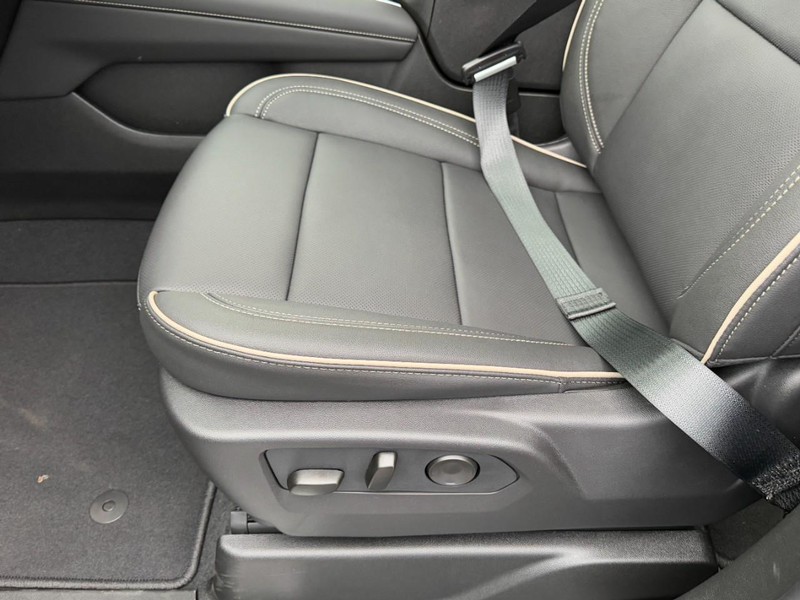 Chevrolet Tahoe Vehicle Image 12