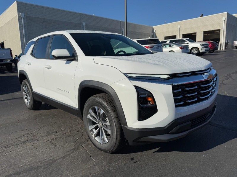 Chevrolet Equinox Vehicle Image 02