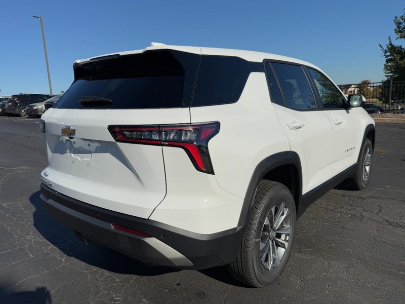 Chevrolet Equinox Vehicle Image 03