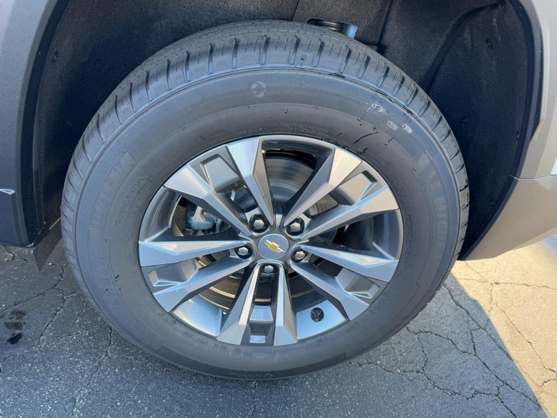 Chevrolet Equinox Vehicle Image 06