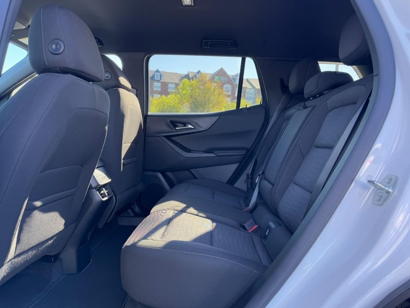 Chevrolet Equinox Vehicle Image 07