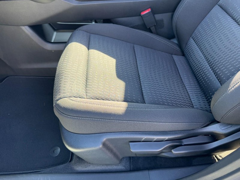 Chevrolet Equinox Vehicle Image 09