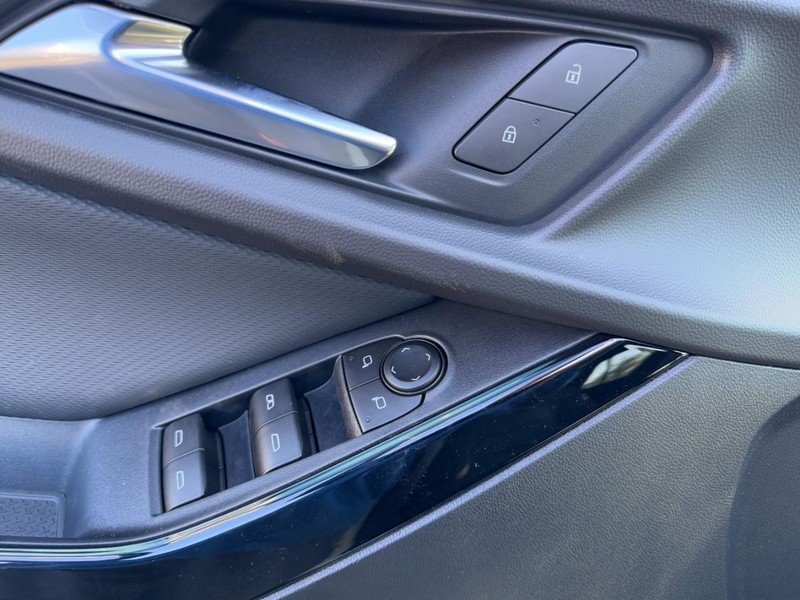 Chevrolet Equinox Vehicle Image 10