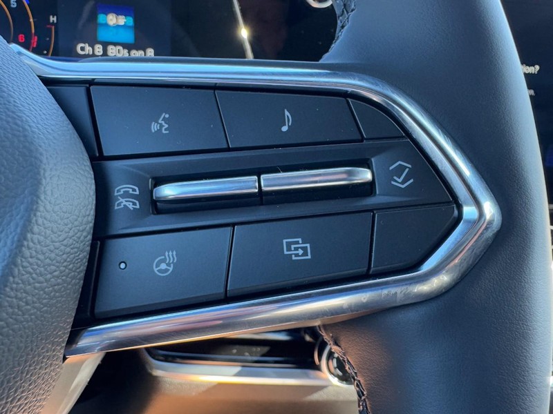 Chevrolet Equinox Vehicle Image 12