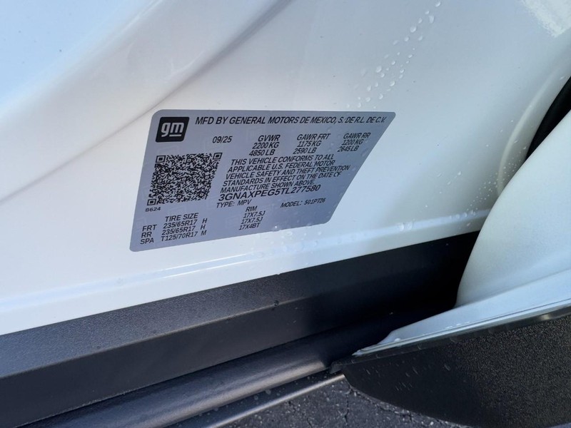 Chevrolet Equinox Vehicle Image 18