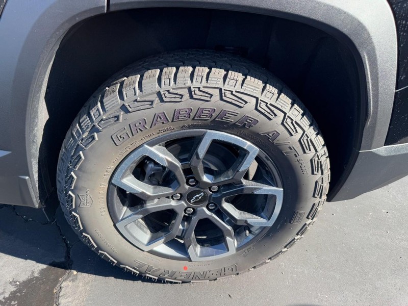 Chevrolet Equinox Vehicle Image 05