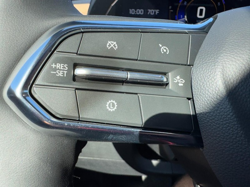 Chevrolet Equinox Vehicle Image 12