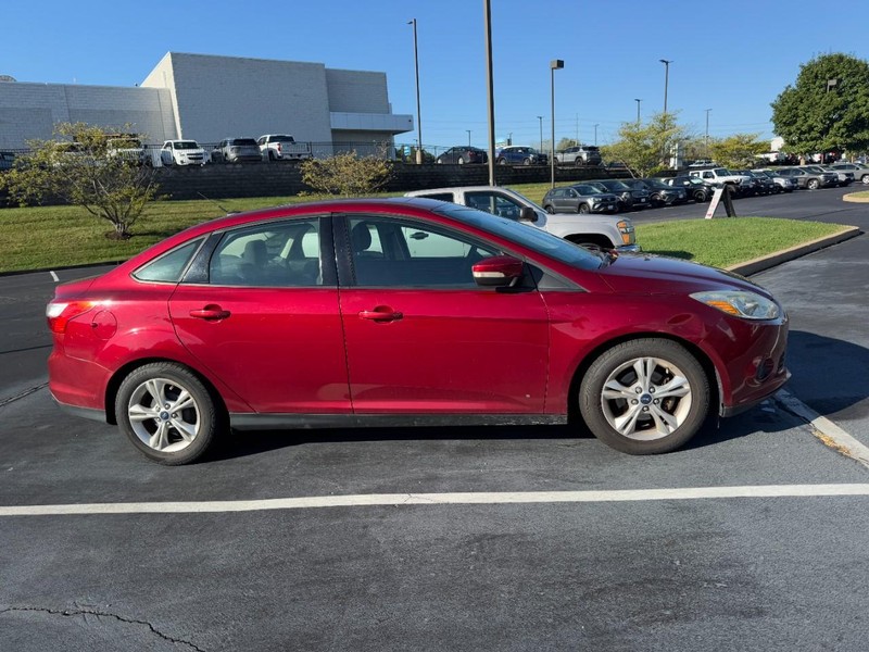 Ford Focus Vehicle Image 04