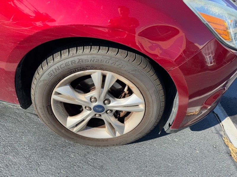 Ford Focus Vehicle Image 05