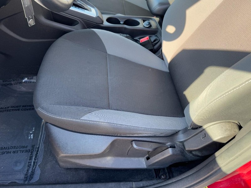 Ford Focus Vehicle Image 14