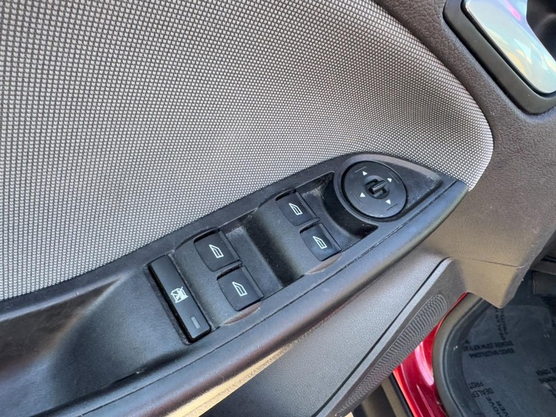 Ford Focus Vehicle Image 15