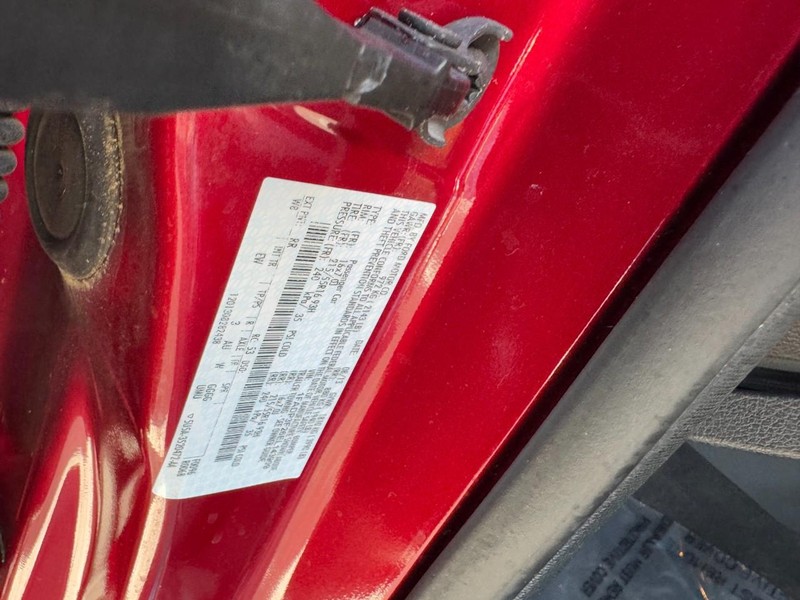 Ford Focus Vehicle Image 22