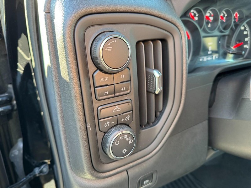 Chevrolet Silverado 1500 Vehicle Image 14