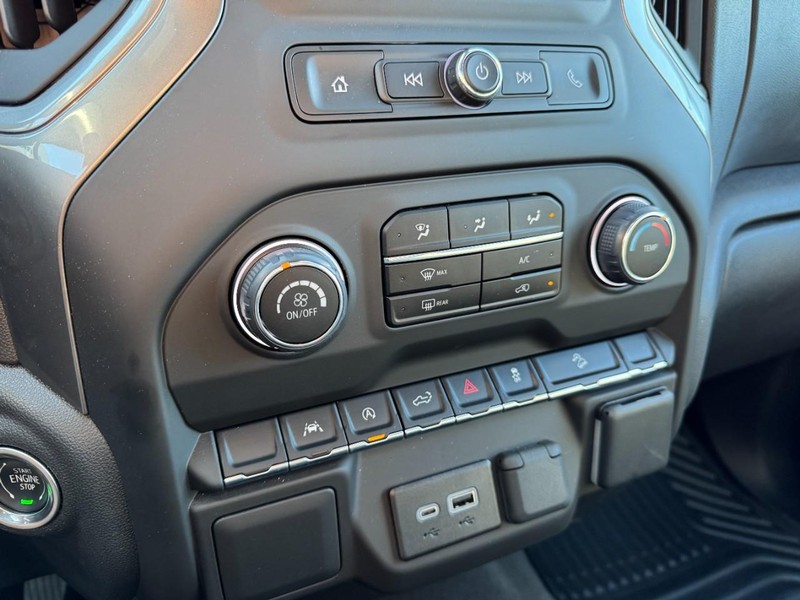 Chevrolet Silverado 1500 Vehicle Image 16