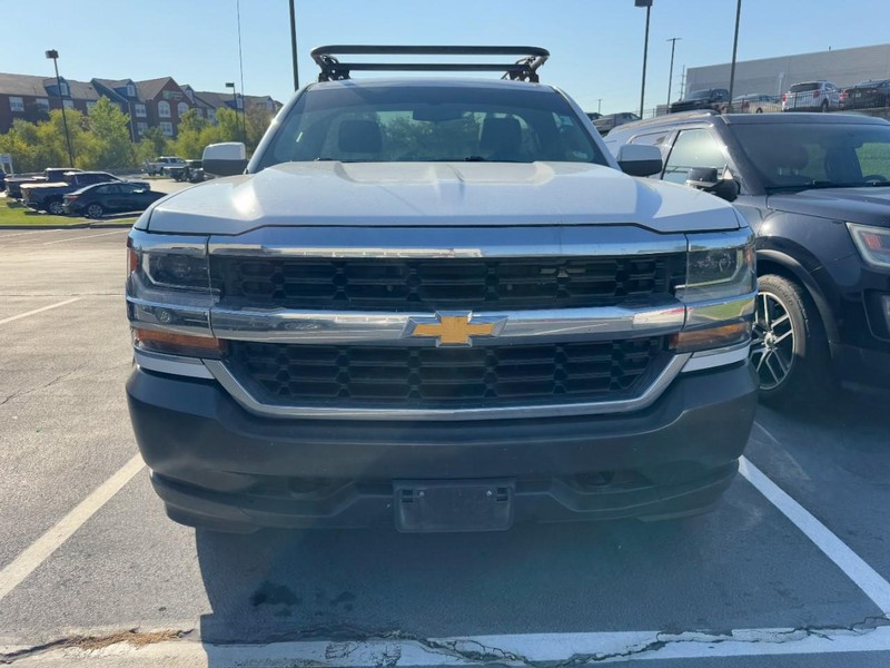 Chevrolet Silverado 1500 Vehicle Image 02