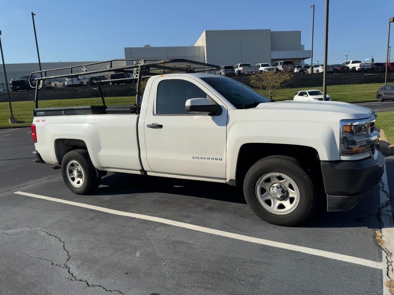 Chevrolet Silverado 1500 Vehicle Image 04