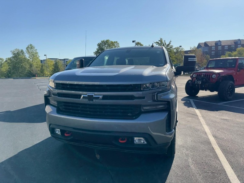 Chevrolet Silverado 1500 Vehicle Image 02