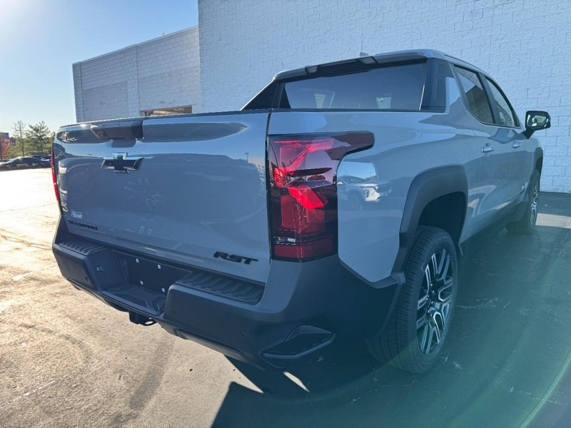 Chevrolet Silverado EV Vehicle Image 03