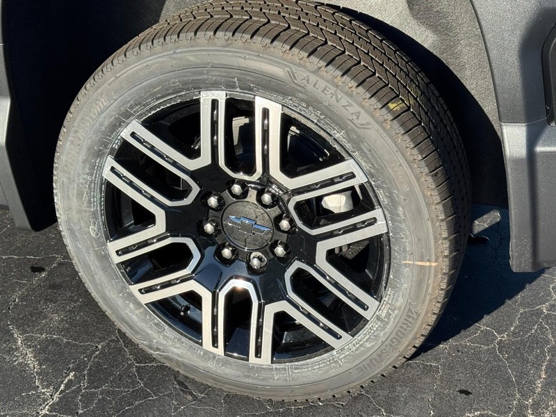 Chevrolet Silverado EV Vehicle Image 06