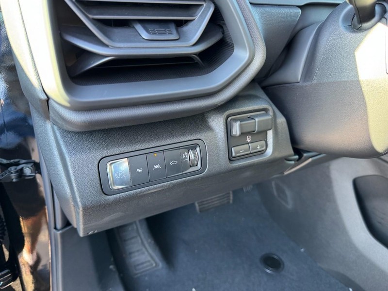 Chevrolet Silverado EV Vehicle Image 12