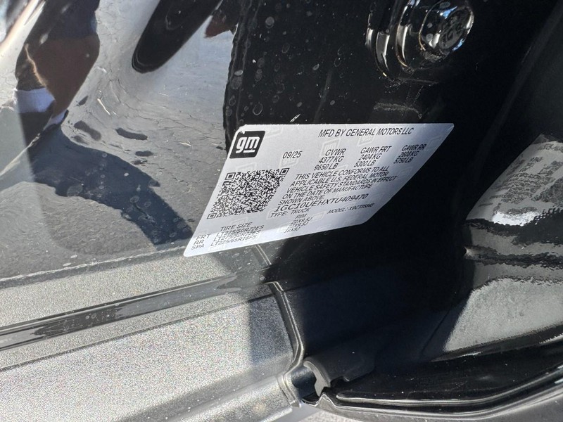 Chevrolet Silverado EV Vehicle Image 19