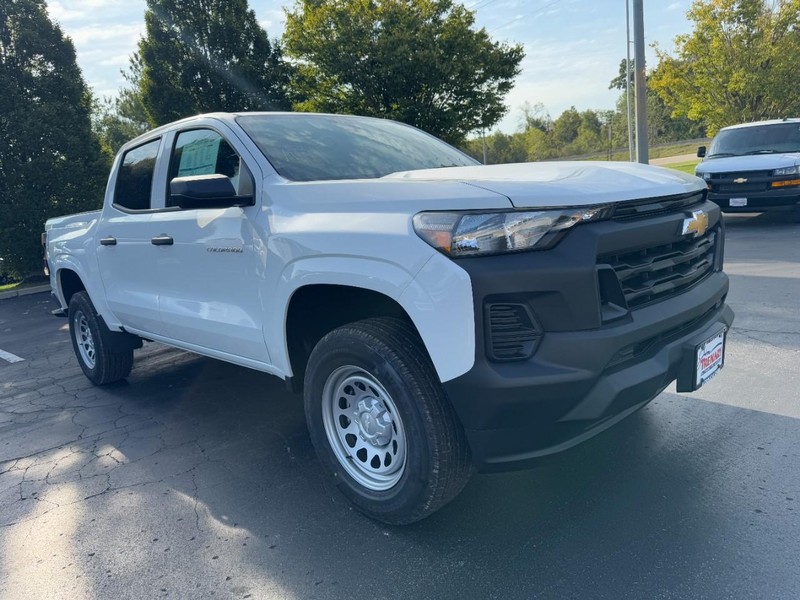 Chevrolet Colorado Vehicle Image 02