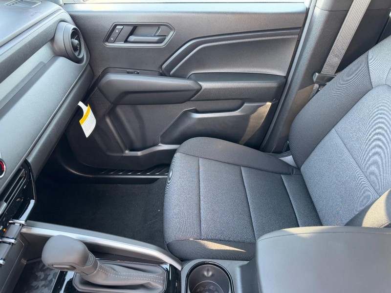 Chevrolet Colorado Vehicle Image 09