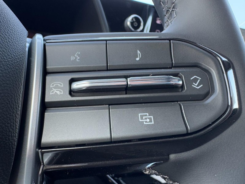 Chevrolet Colorado Vehicle Image 13