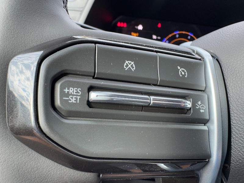 Chevrolet Colorado Vehicle Image 11