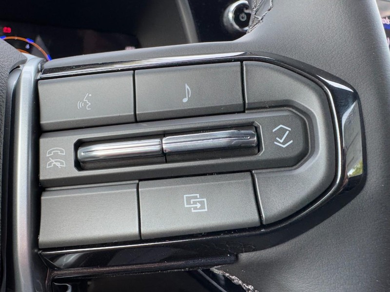 Chevrolet Colorado Vehicle Image 12