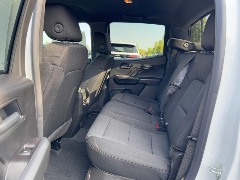 Chevrolet Colorado Vehicle Image 09