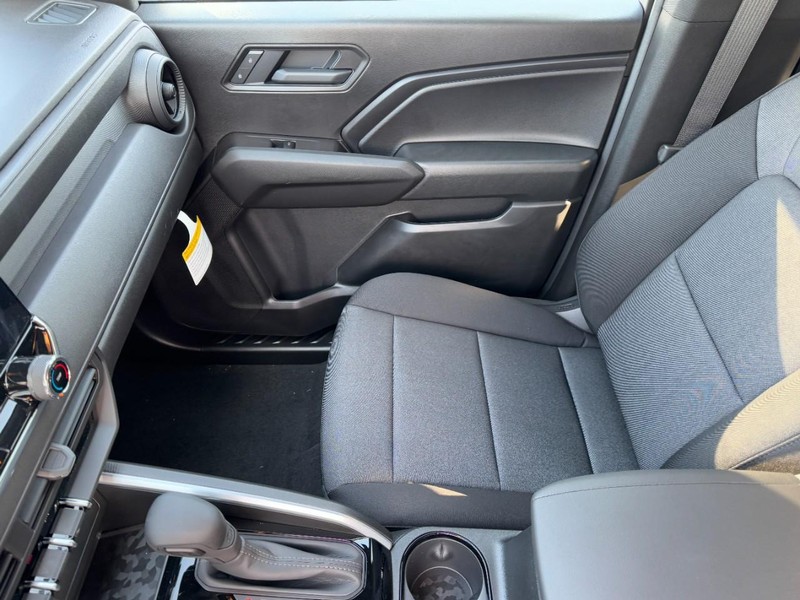 Chevrolet Colorado Vehicle Image 10