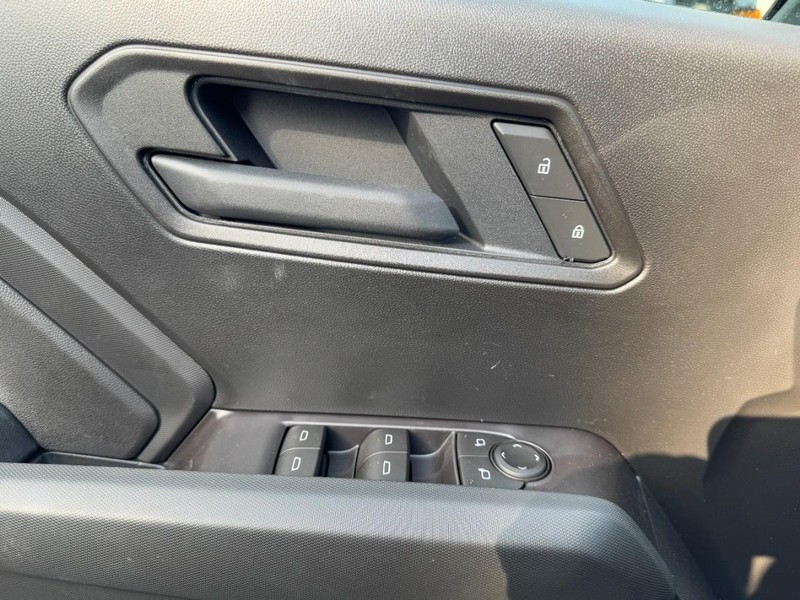 Chevrolet Colorado Vehicle Image 12