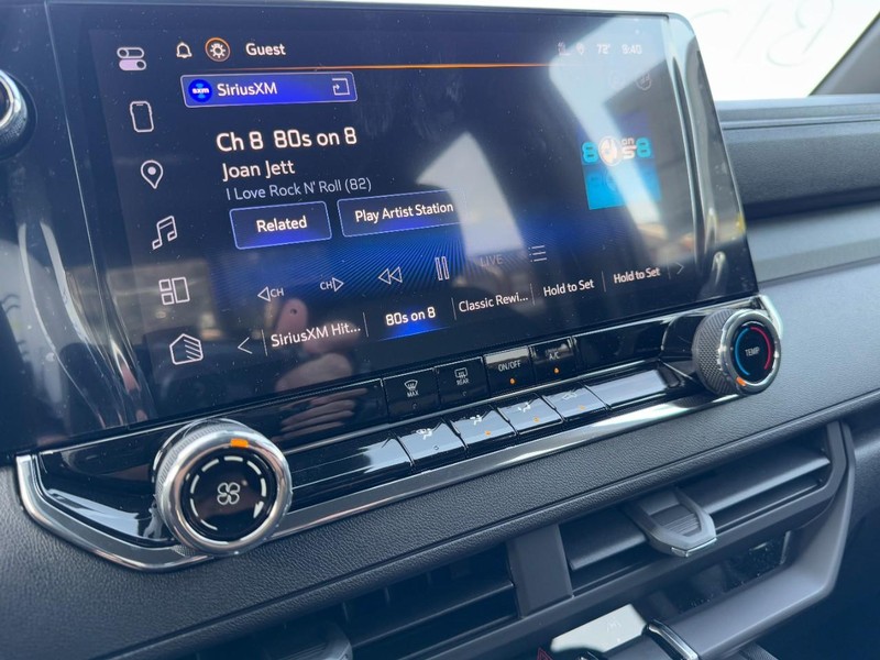 Chevrolet Colorado Vehicle Image 16