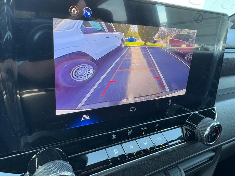 Chevrolet Colorado Vehicle Image 18