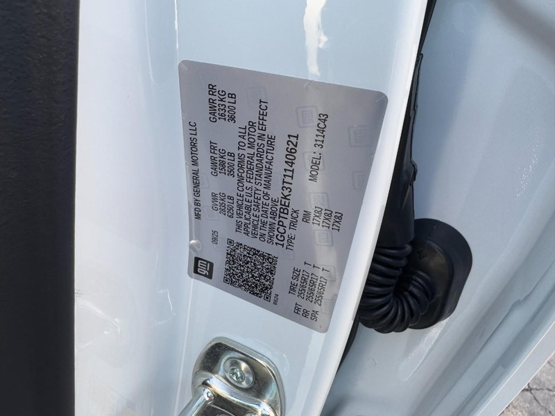 Chevrolet Colorado Vehicle Image 20