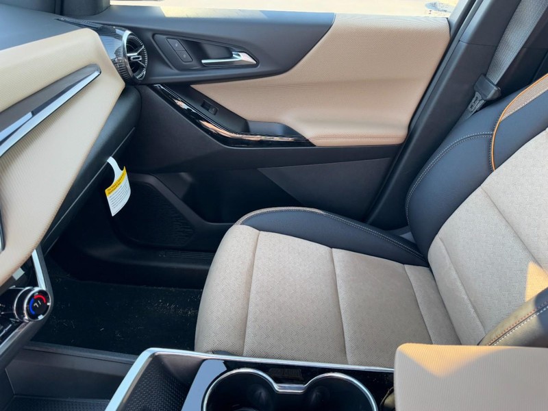 Chevrolet Equinox Vehicle Image 08