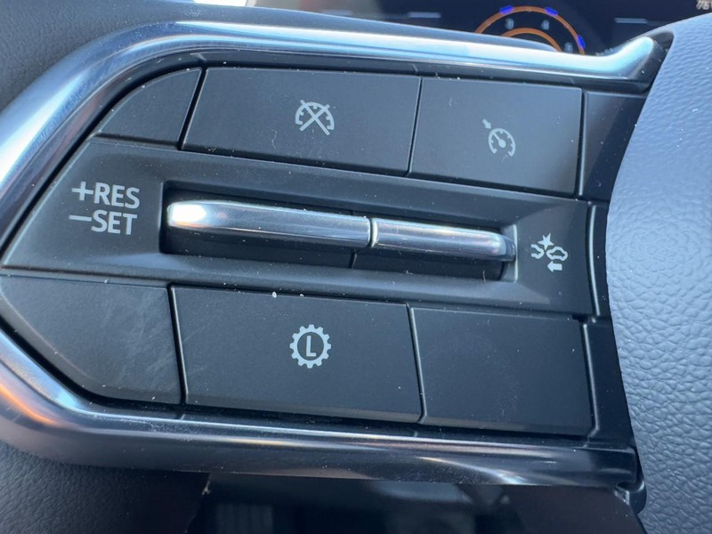 Chevrolet Equinox Vehicle Image 11