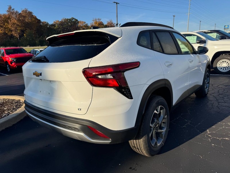 Chevrolet Trax Vehicle Image 03