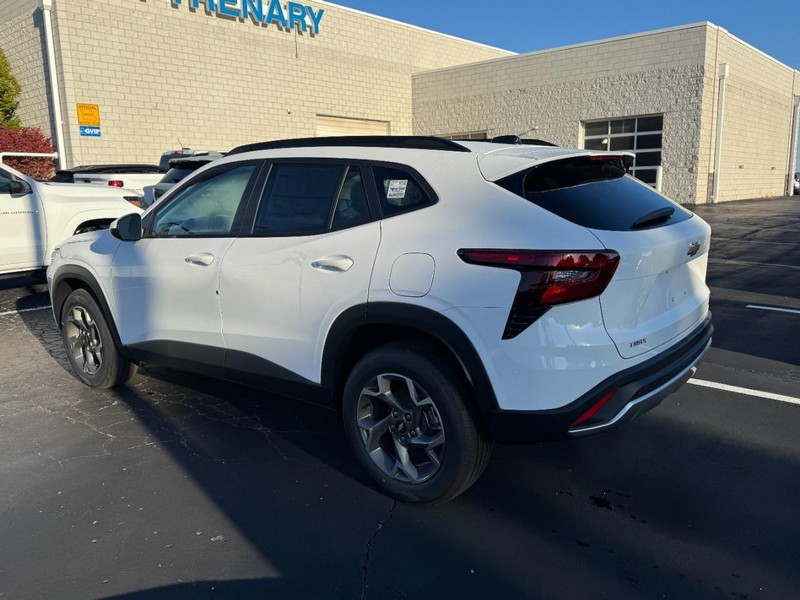 Chevrolet Trax Vehicle Image 05