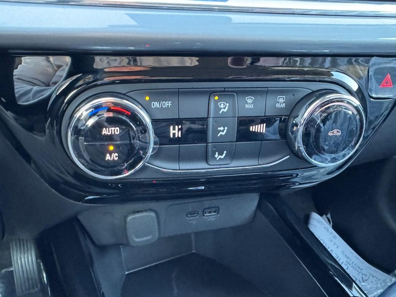 Chevrolet Trax Vehicle Image 11