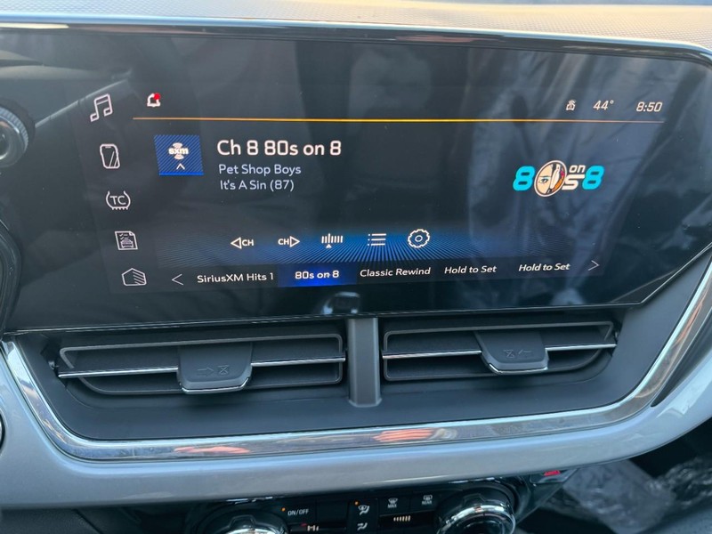 Chevrolet Trax Vehicle Image 12