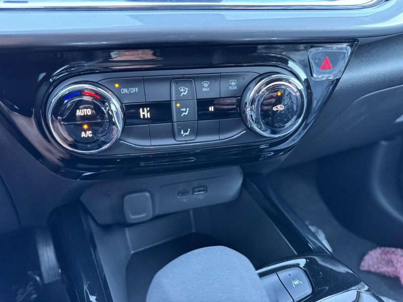 Chevrolet Trax Vehicle Image 11