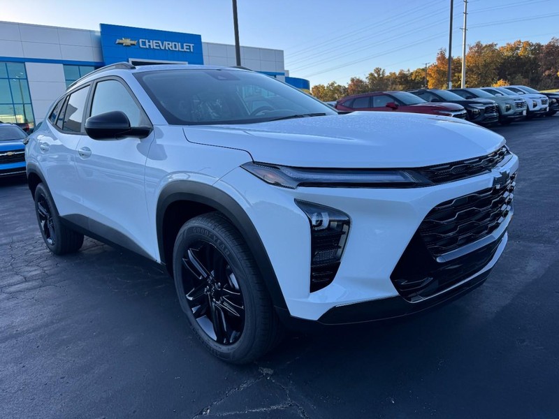 Chevrolet Trax Vehicle Image 02