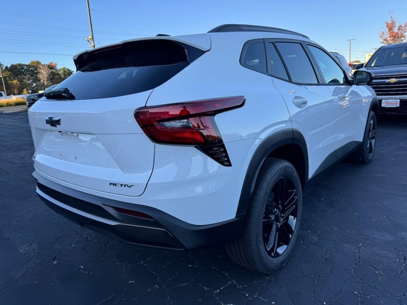 Chevrolet Trax Vehicle Image 03