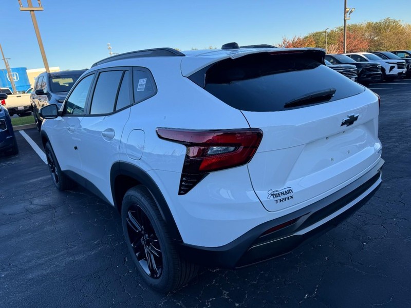 Chevrolet Trax Vehicle Image 05