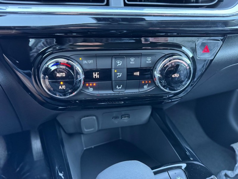 Chevrolet Trax Vehicle Image 12