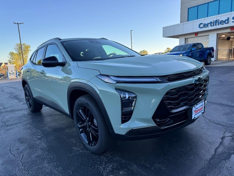 Chevrolet Trax Vehicle Image 02