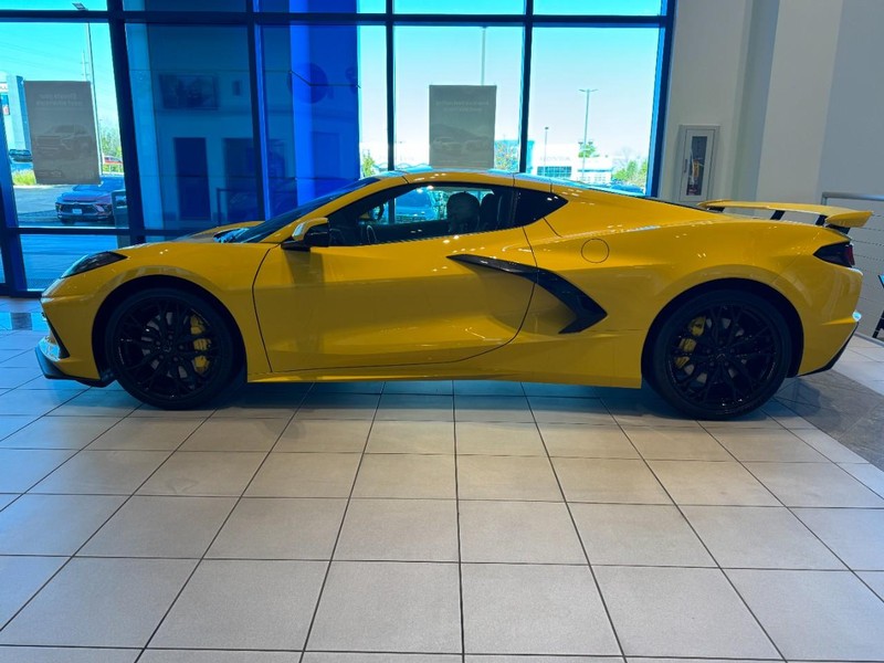 Chevrolet Corvette Vehicle Image 04