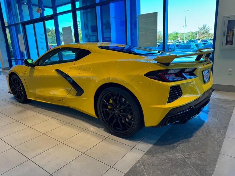 Chevrolet Corvette Vehicle Image 05